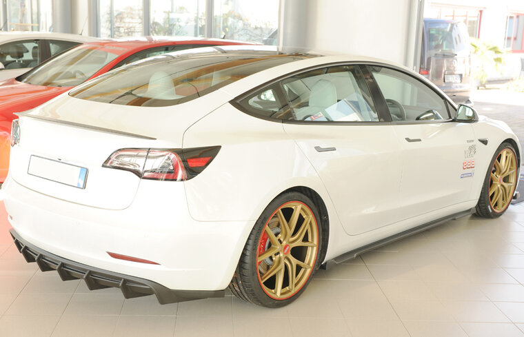 Rieger Tuning sideskirt aanzetstuk Tesla Model 3 voor originele sideskirt